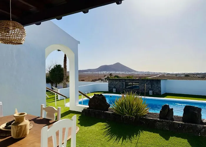 Canaryislandshost L Olympica * טגיסי