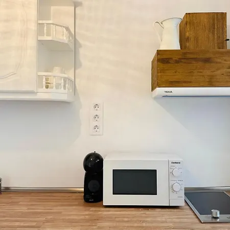 Canaryislandshost L Olympica *