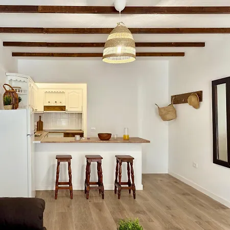 Canaryislandshost L Olympica