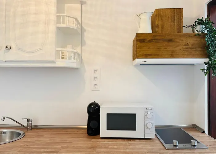 Canaryislandshost L Olympica *