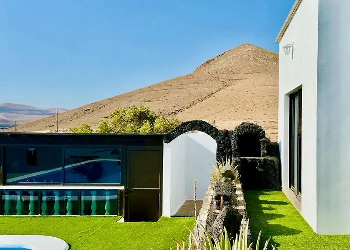 Canaryislandshost L Olympica Teguise (Lanzarote)